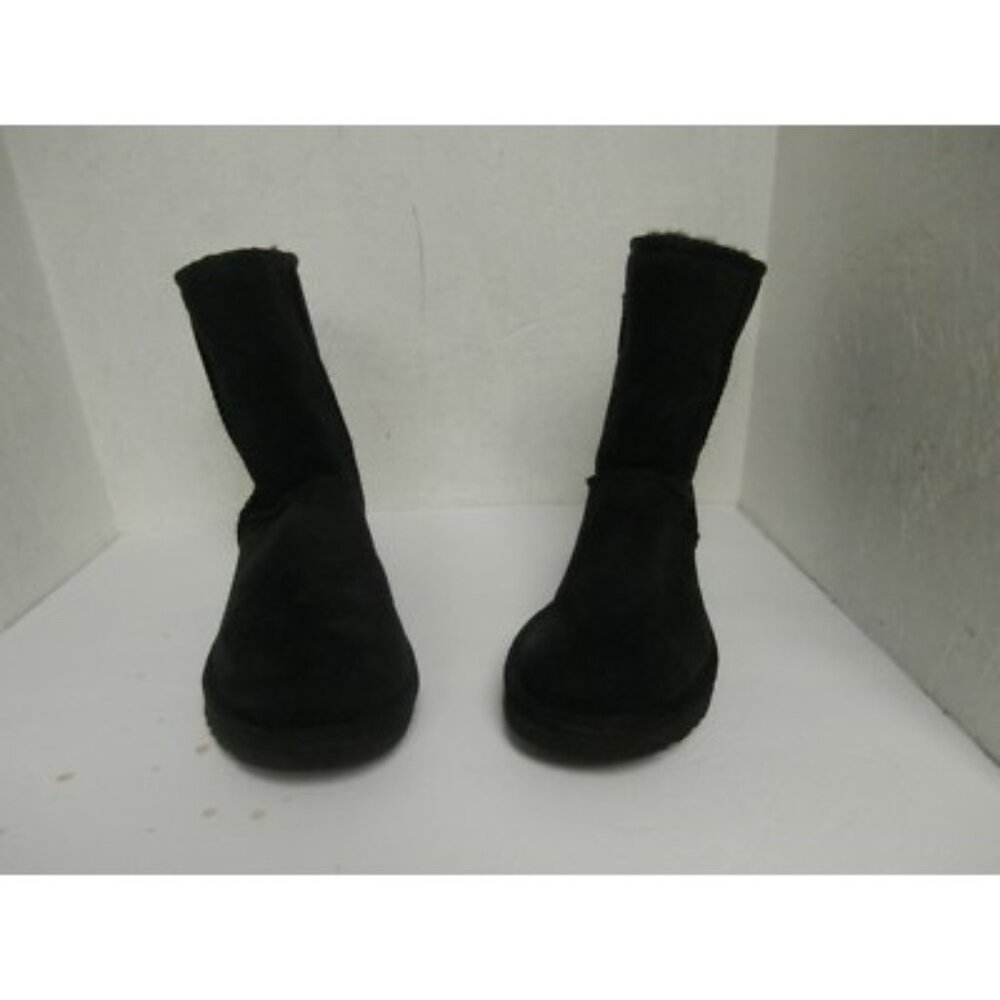 Ugg Women's 5825 Classic ll Short Boot Black Size 8 USED!!